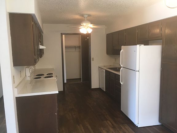5th image of 1015 Laramie Dr APT 3