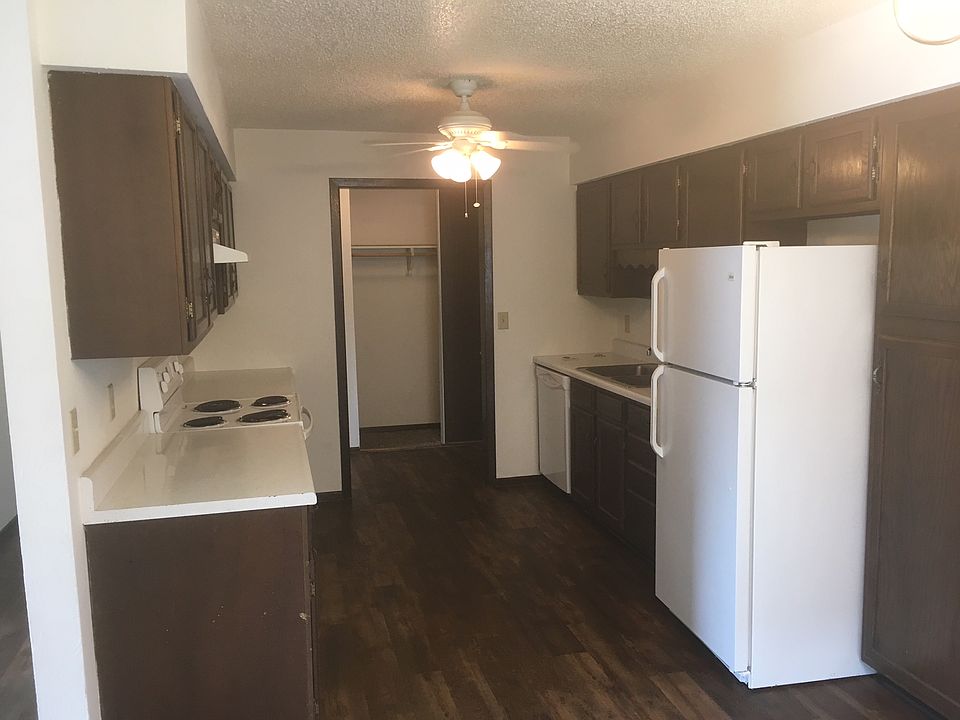 1st image of 1015 Laramie Dr #4