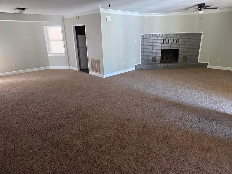 2202 Pearce Ave — Photo 2