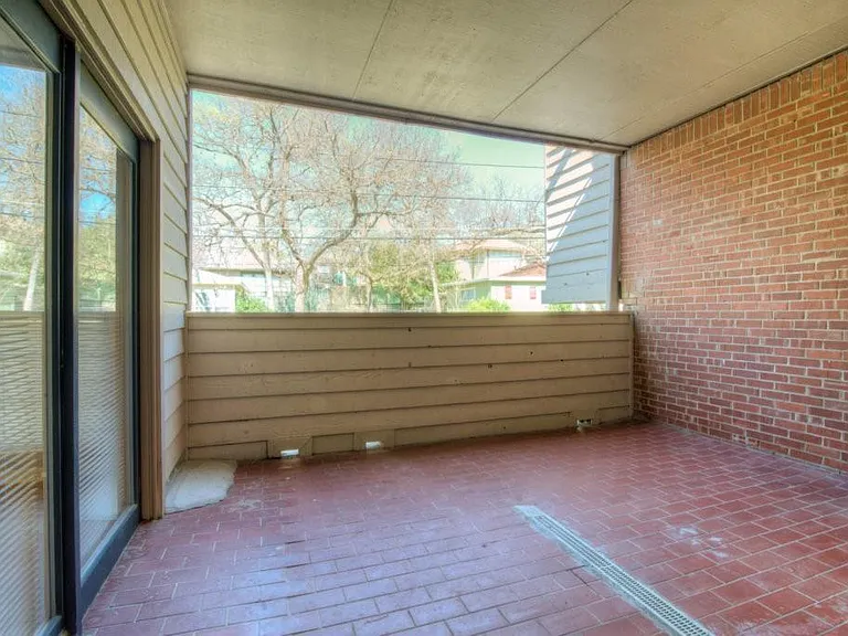 3200 Duval St #105 — Photo 20