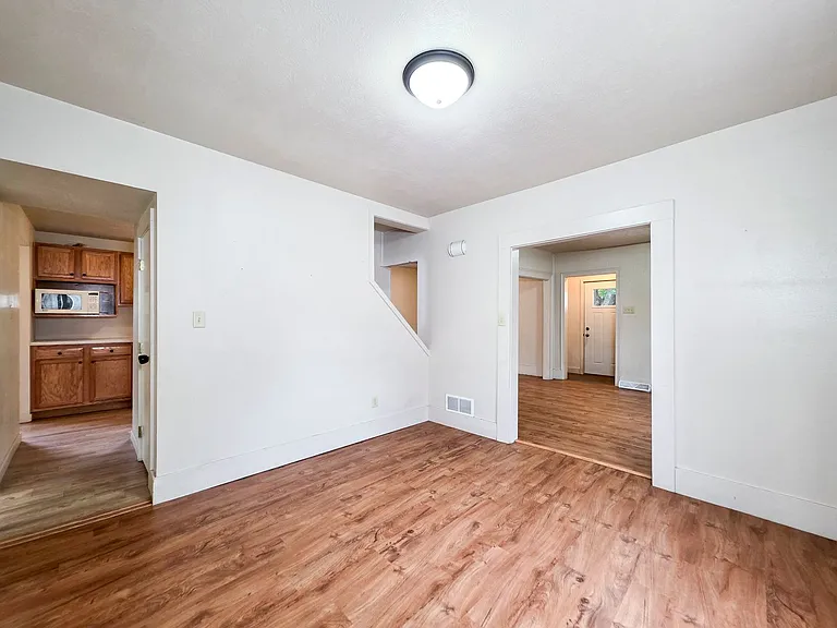 1208 Koenigstein Ave — Photo 3