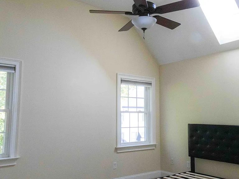 Primary bedroom w skylight