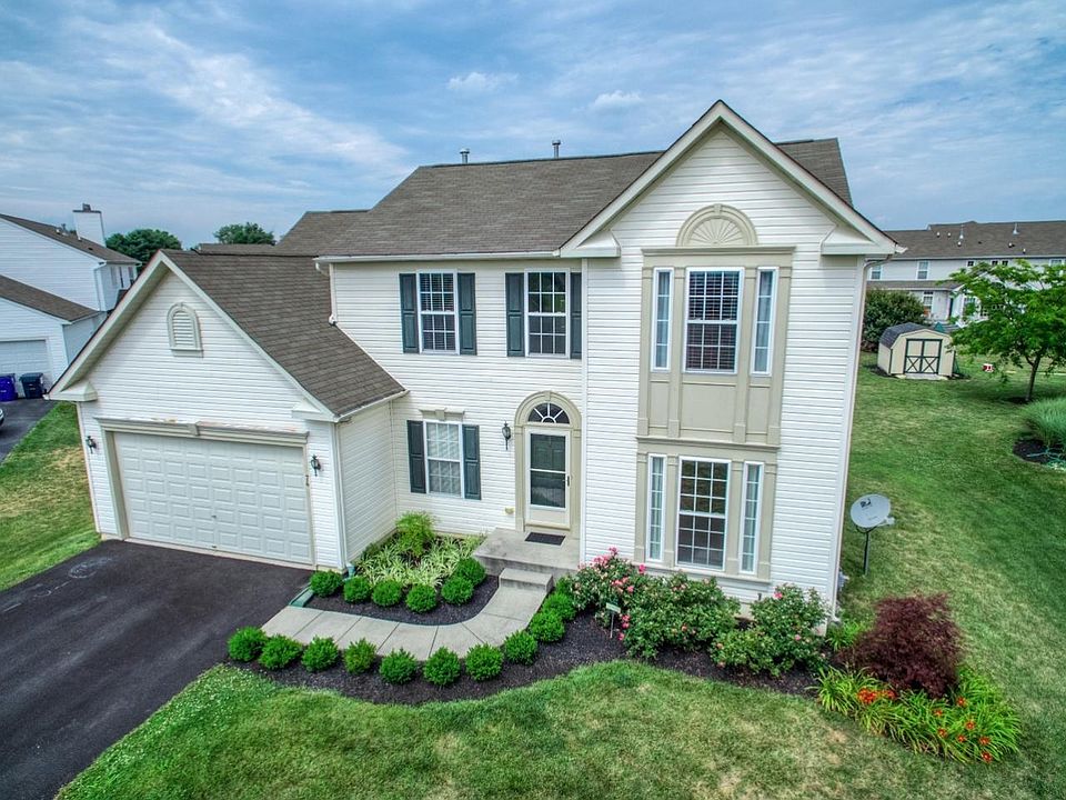 1st image of 74 Cantwell Dr