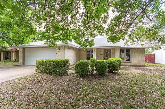 1st image of 614 Forest Park Pl