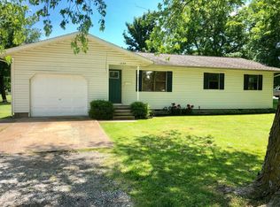 1224 Cedar St, Carthage, MO 64836