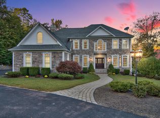 805 Parkview Rd, Moscow, PA 18444