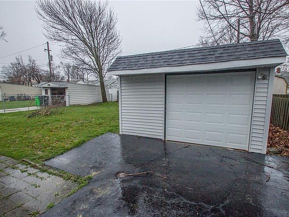 2nd image of 1120 Orchard Heights Dr