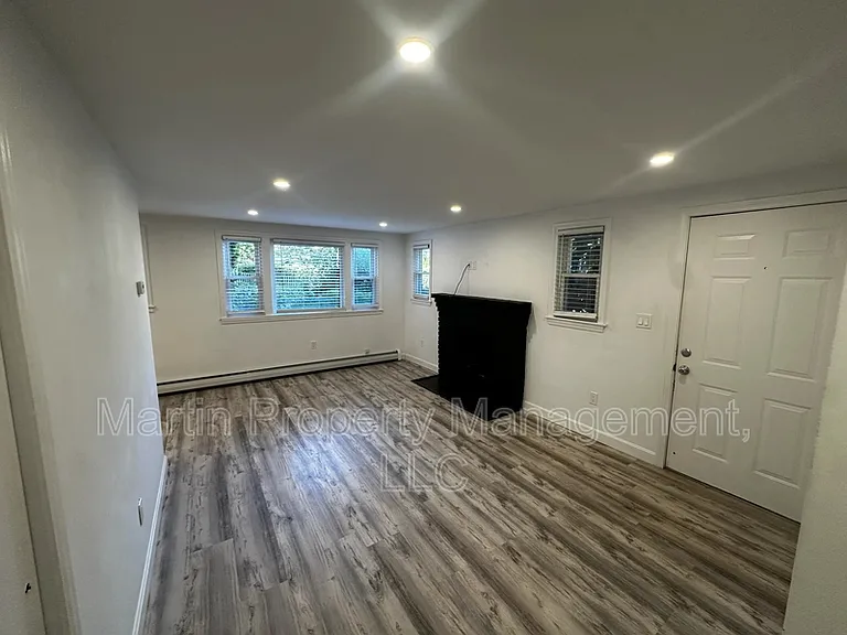 15 Walsh Rd — Photo 7