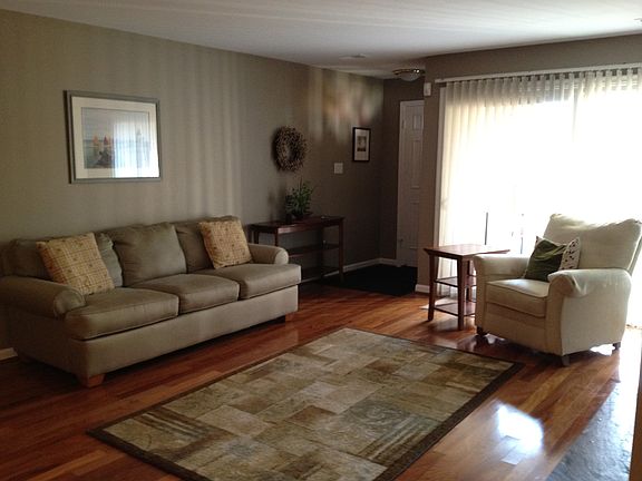 5th image of 6096 Essex House Sq