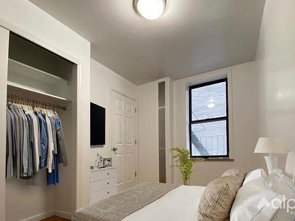 2nd image of 332 E 95th St APT 39