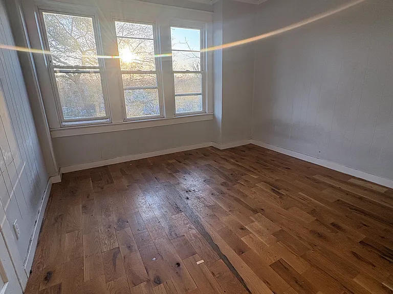 704 Kensington Ave #E — Photo 4