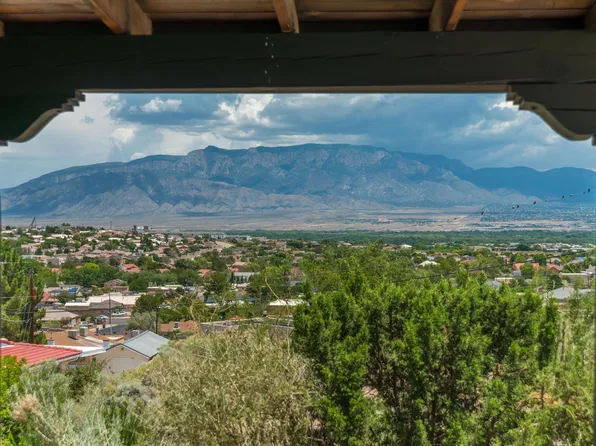 10539 Redbud St NW, Albuquerque, NM 87114