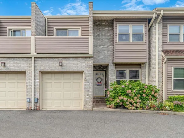 2842 Nicole Court #40, Oceanside, NY 11572
