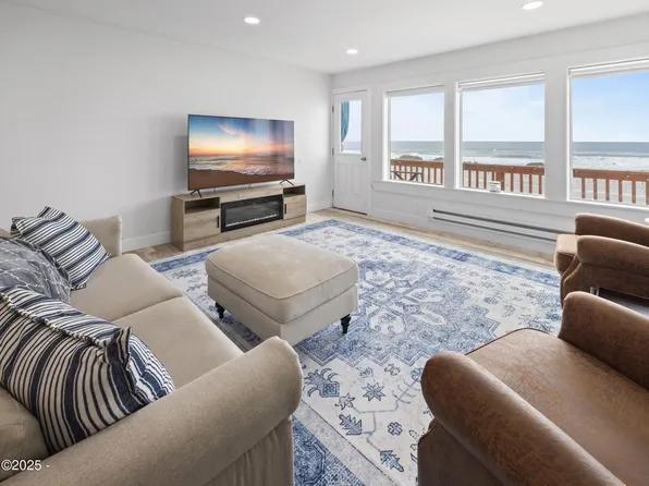 3929 NW Jetty Ave APT 3, Lincoln City, OR 97367