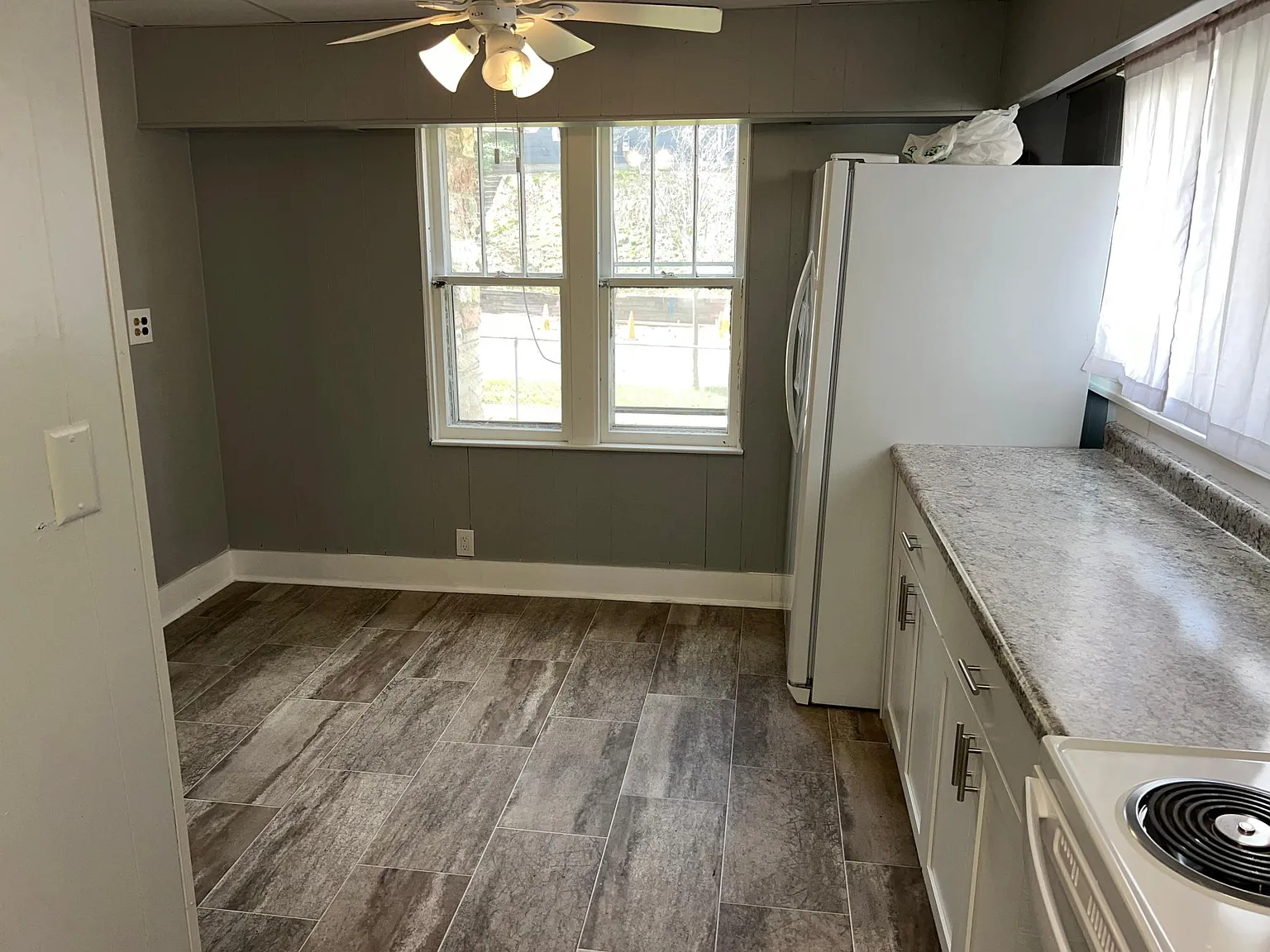 3 bed, 1450 sqft, $2,050 — Photo 2