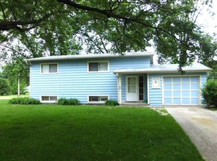 9 Clay Ct, Montgomery, IL 60538