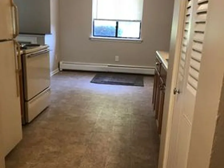 17 Stenwick Dr #E — Photo 2