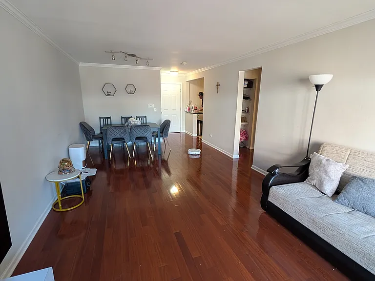 677 S River Rd — Photo 11