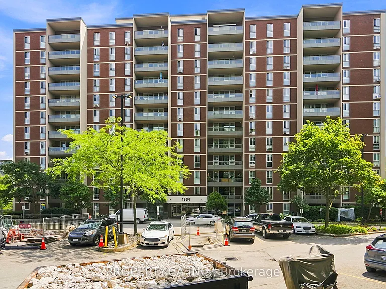 1964 Main St W #1107 — Photo 44