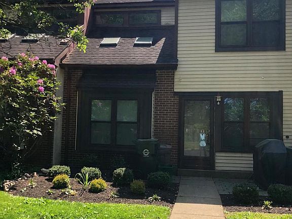 2nd image of 15 Heather Ct