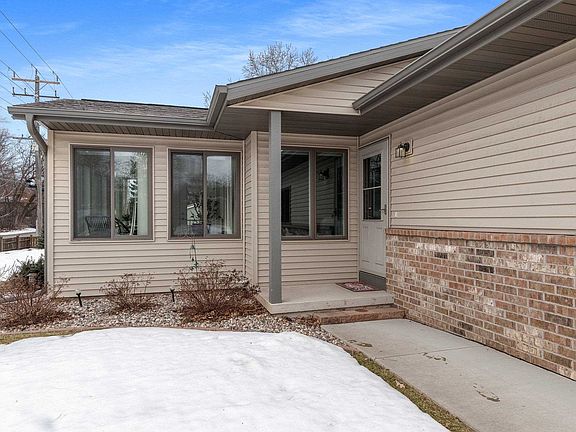 2nd image of 1601 Timber Trl