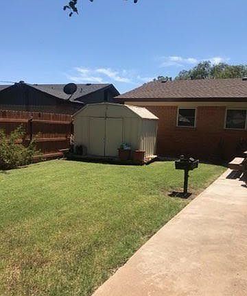 2nd image of 1302 Thunderbird Dr