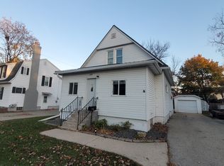 215 W Quincy St, New London, WI 54961