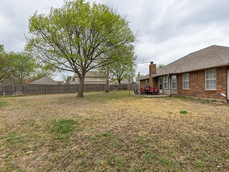 3616 Maggie Cir — Photo 38