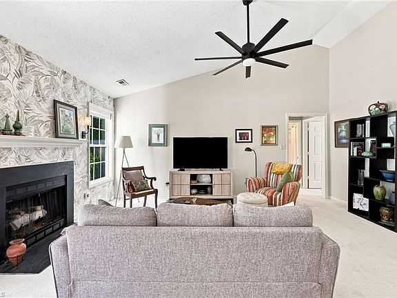 4th image of 3953 Cobblestone Bend Dr