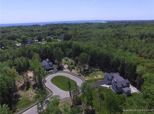 11 Commodores Way, Kennebunk, ME 04043