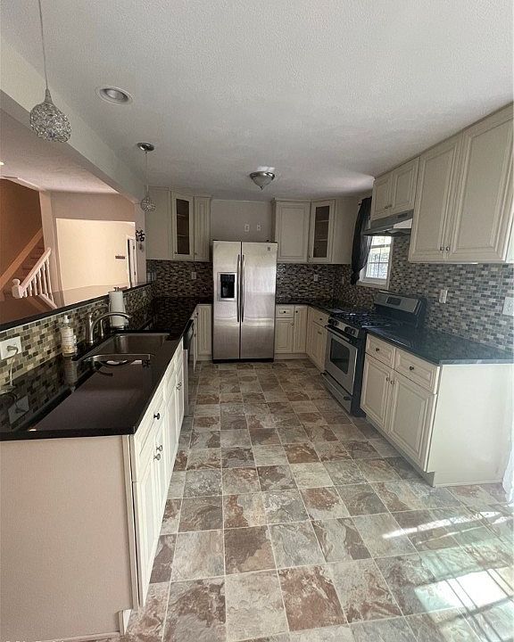 2864 Chestnut Rd, Seven Hills, OH 44131 Zillow