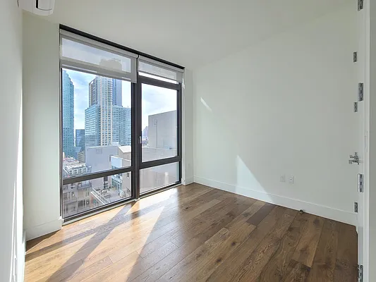 Rented by Modern Spaces | media 18