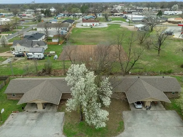 780-786 SE 1st St, Gravette, AR 72736