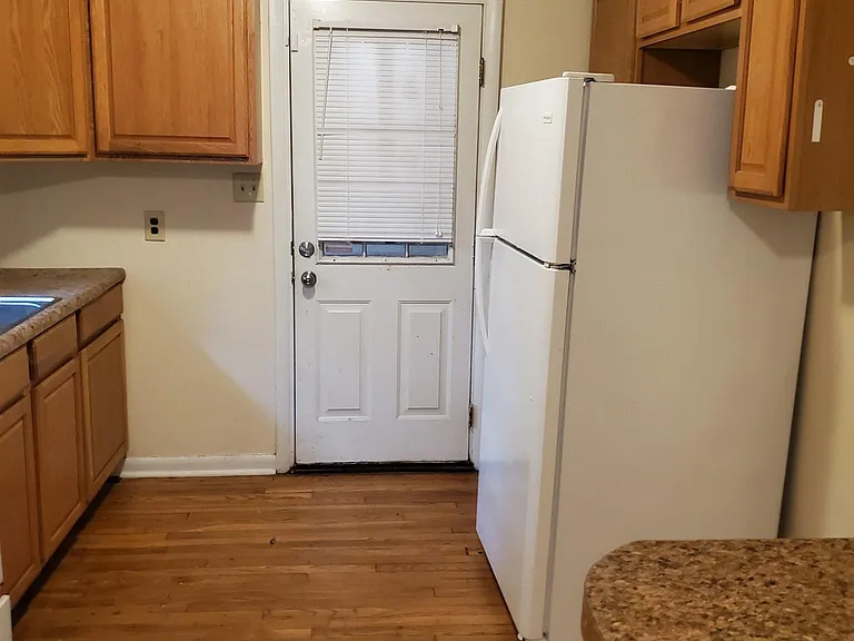 276 Moreland Ave — Photo 8