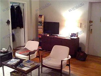 Rented by R New York