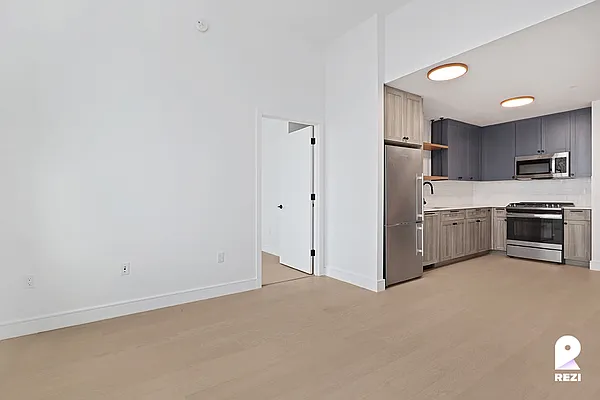 Rented by REZI | media 4