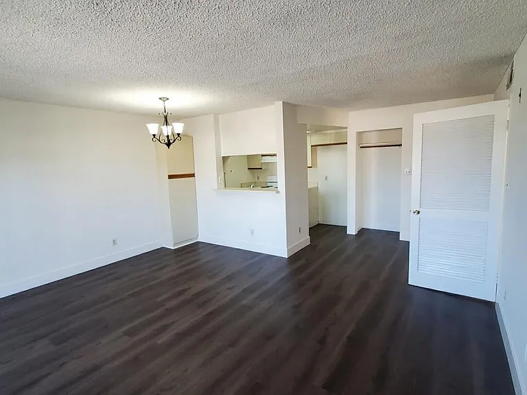 Garden View Apartments — Photo 6