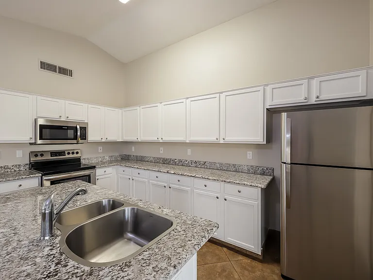 10313 N 94th Ln — Photo 8