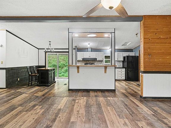 5th image of 4830 Mount Bliss Rd