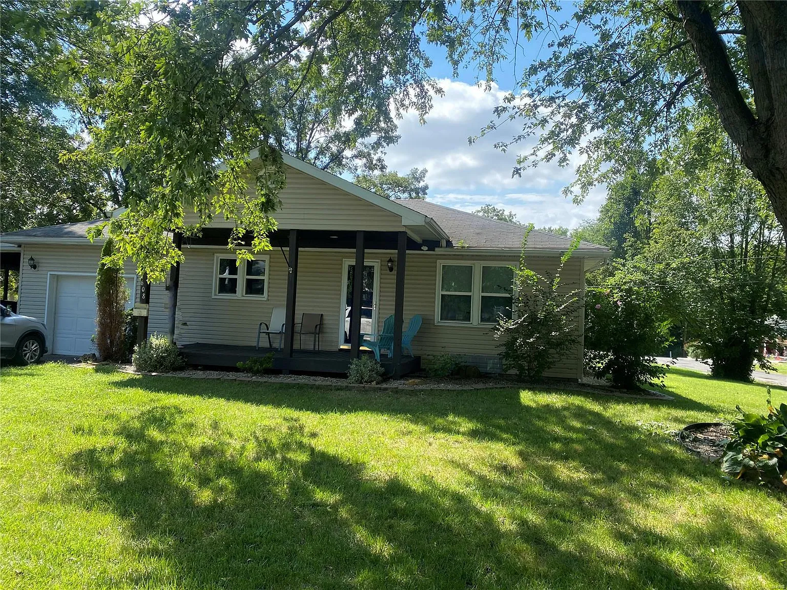 608 N Walnut St photo 1