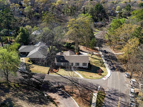 3rd image of 900 Landale Rd