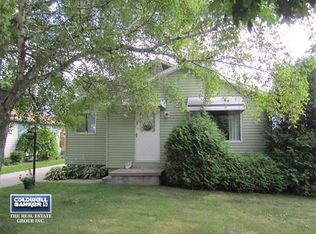 1611 Johnston Dr, Manitowoc, WI 54220