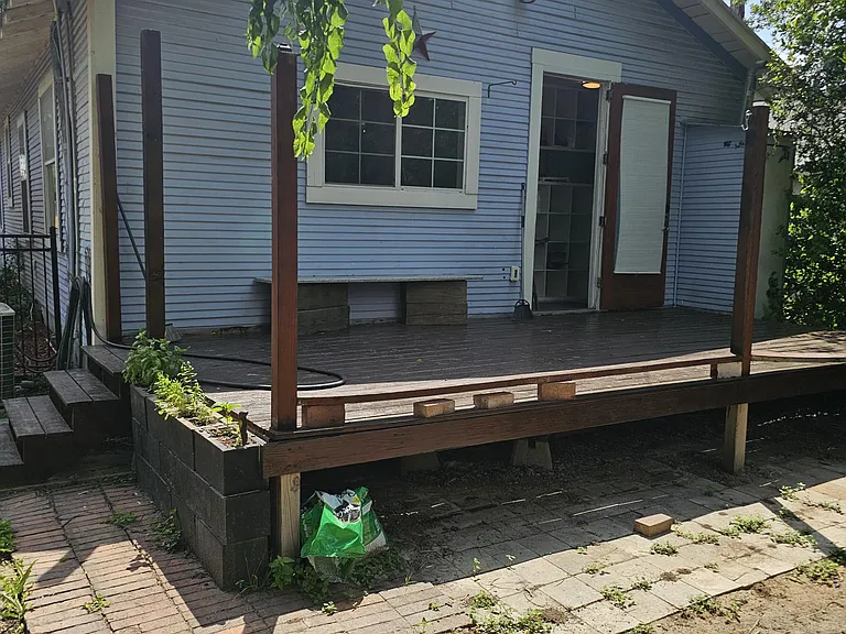 305 Keller St — Photo 13
