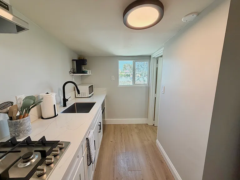 2174 Logan Ave #B — Photo 4