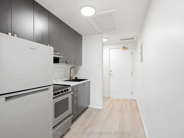 423 Richmond St #303 — Photo 7