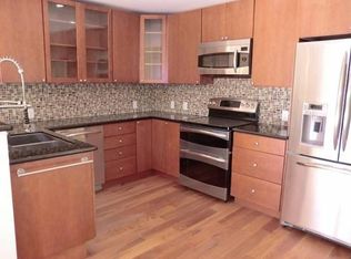 25 Spinnaker St #102, Marina Del Rey, CA 90292