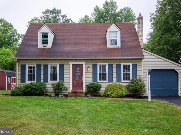 4 Picnic Woods Rd, Lititz, PA 17543