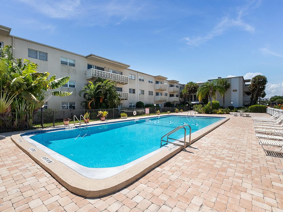 1st image of 221 Columbia Dr APT 334