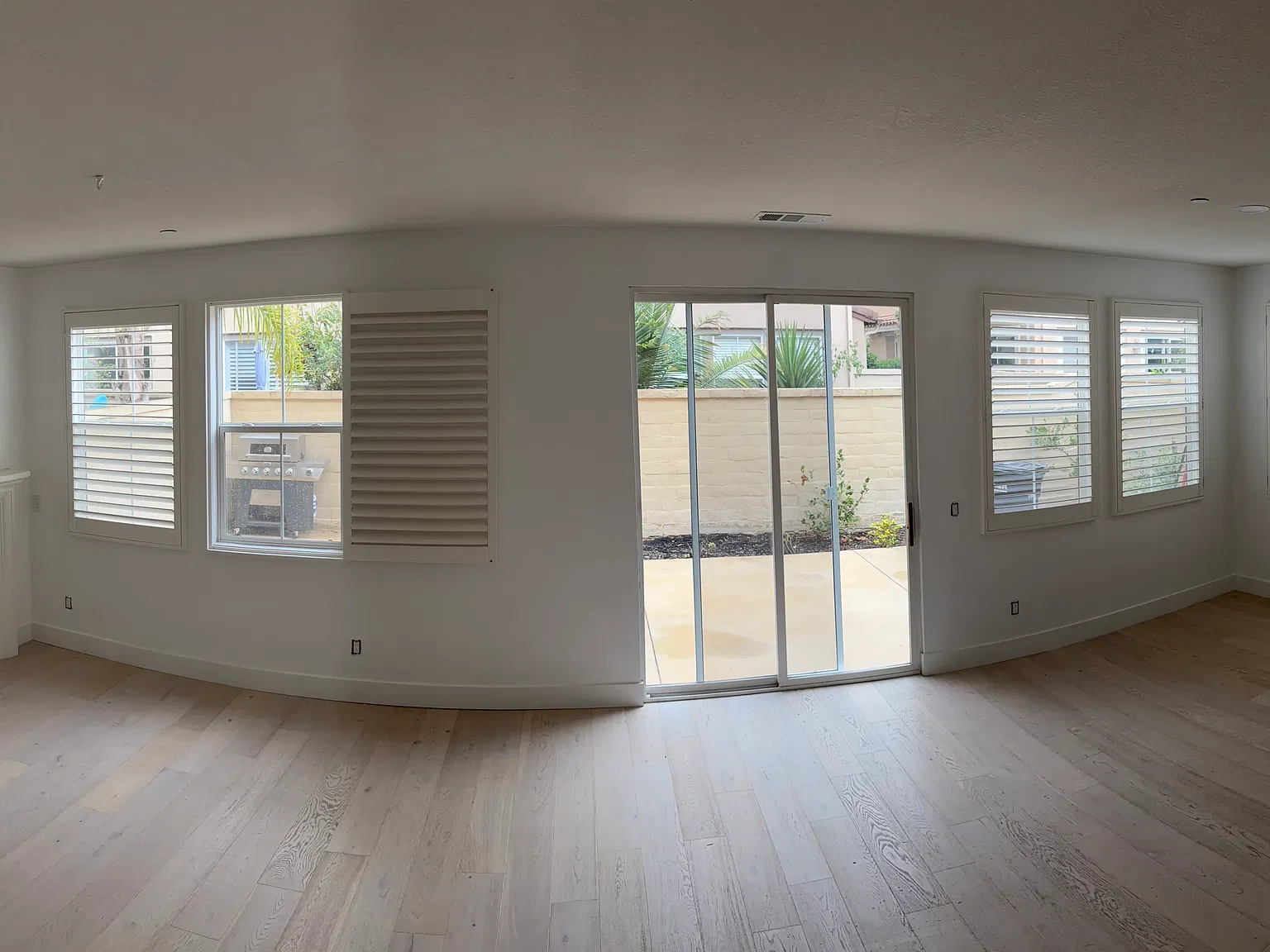 3 bed, 2.5 bath, 1840 sqft, $5,695 — Photo 3