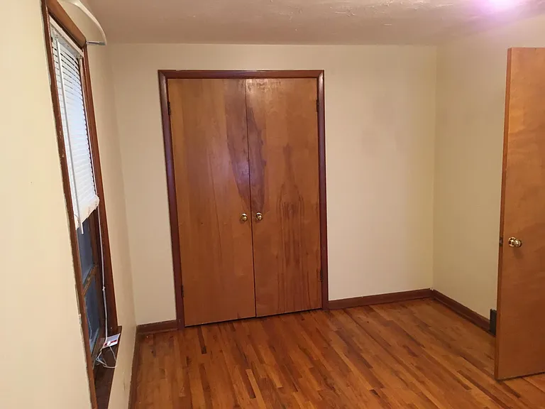 222 Van Brunt St — Photo 17